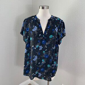 Torrid Womens Plus 2X Black Floral Blouse Short Sleeve Lightweight V Neck Top